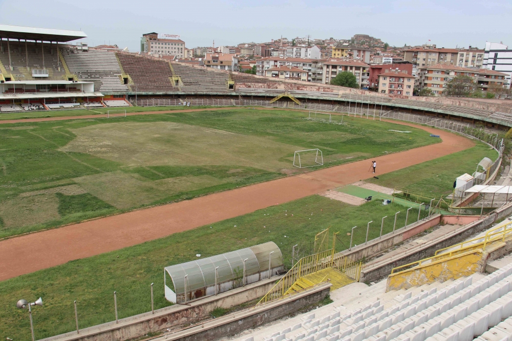 Harabeye dönen Cebeci İnönü Stadyumu, yıkılacağı günü bekliyor 12