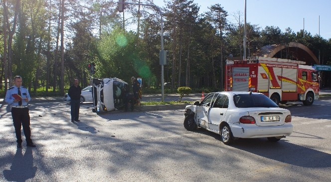 Ankara'da Trafik Kazası: 4 Yaralı