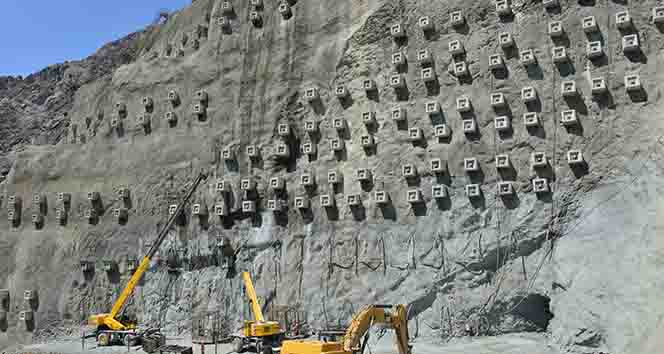 Türkiye’nin en yüksek barajında 4 milyon metreküp beton kullanılacak