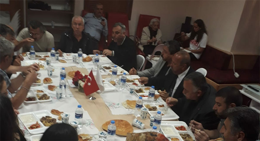 Yıldırım Kaya, Kırşehir Evi’nde iftar yemeği düzenledi