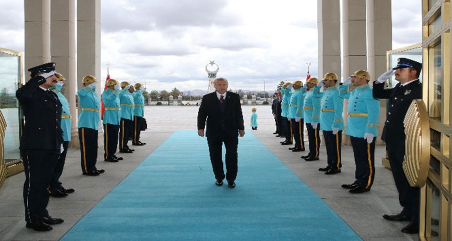 Cumhurbaşkanı Erdoğan, Külliye'de polislerin bayramını kutladı