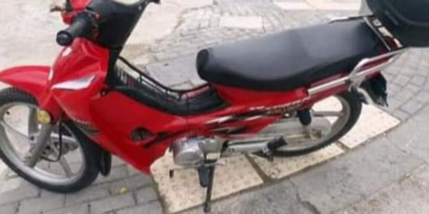 Motorlu bisiklete dadanan hırsız görüntülendi