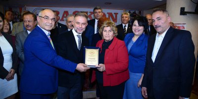 Başkan Lokman Ertürk’e anlamlı ödül