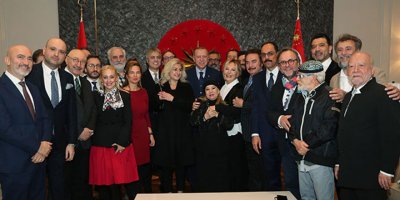 Cumhurbaşkanı Erdoğan'a sanatçılardan doğum günü sürprizi