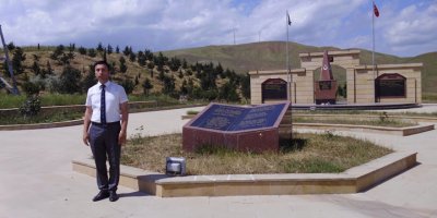Mütaliboğlu Azerbarcan’daki Türk şehitlerini unutmadı