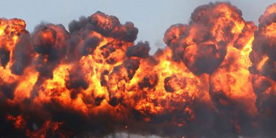 Yemen'de askeri geçit töreninde patlama