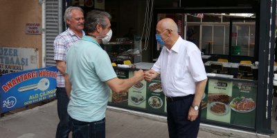 Başkan Yaşar, esnafı ziyaret etti